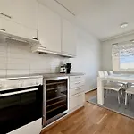 Upea Kattohuoneisto Oulun Keskustan Lähellä Huoneisto