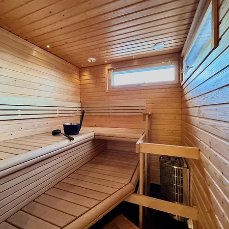 Upea Kattohuoneisto Oulun Keskustan Laehellae Apartmán